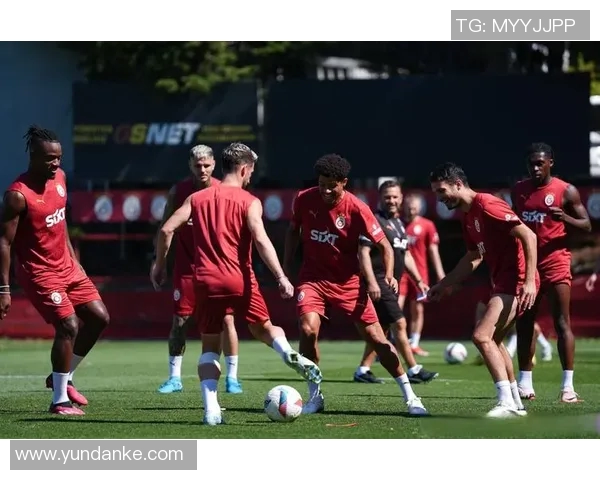 欧冠激战加拉塔与莫斯科火车头谁能笑到最后争夺荣耀之战 欧冠激战加拉塔与莫斯科火车头谁能笑到最后争夺荣耀之战